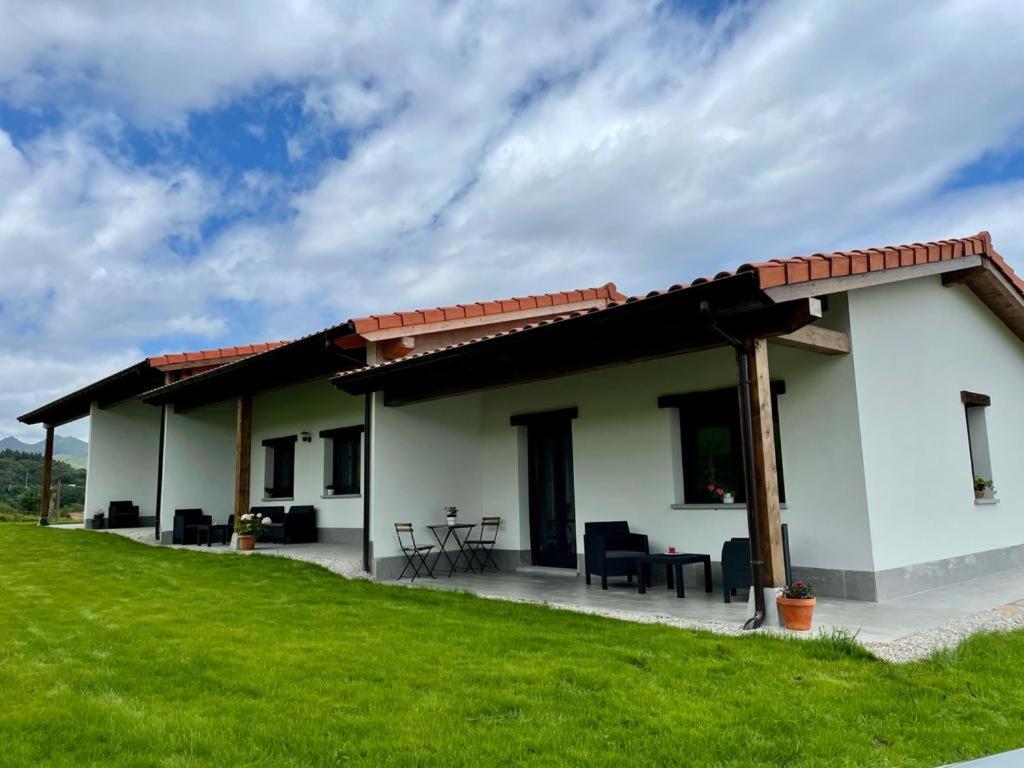 Apartamentos Los Manzanos Ribadesella Esterno foto